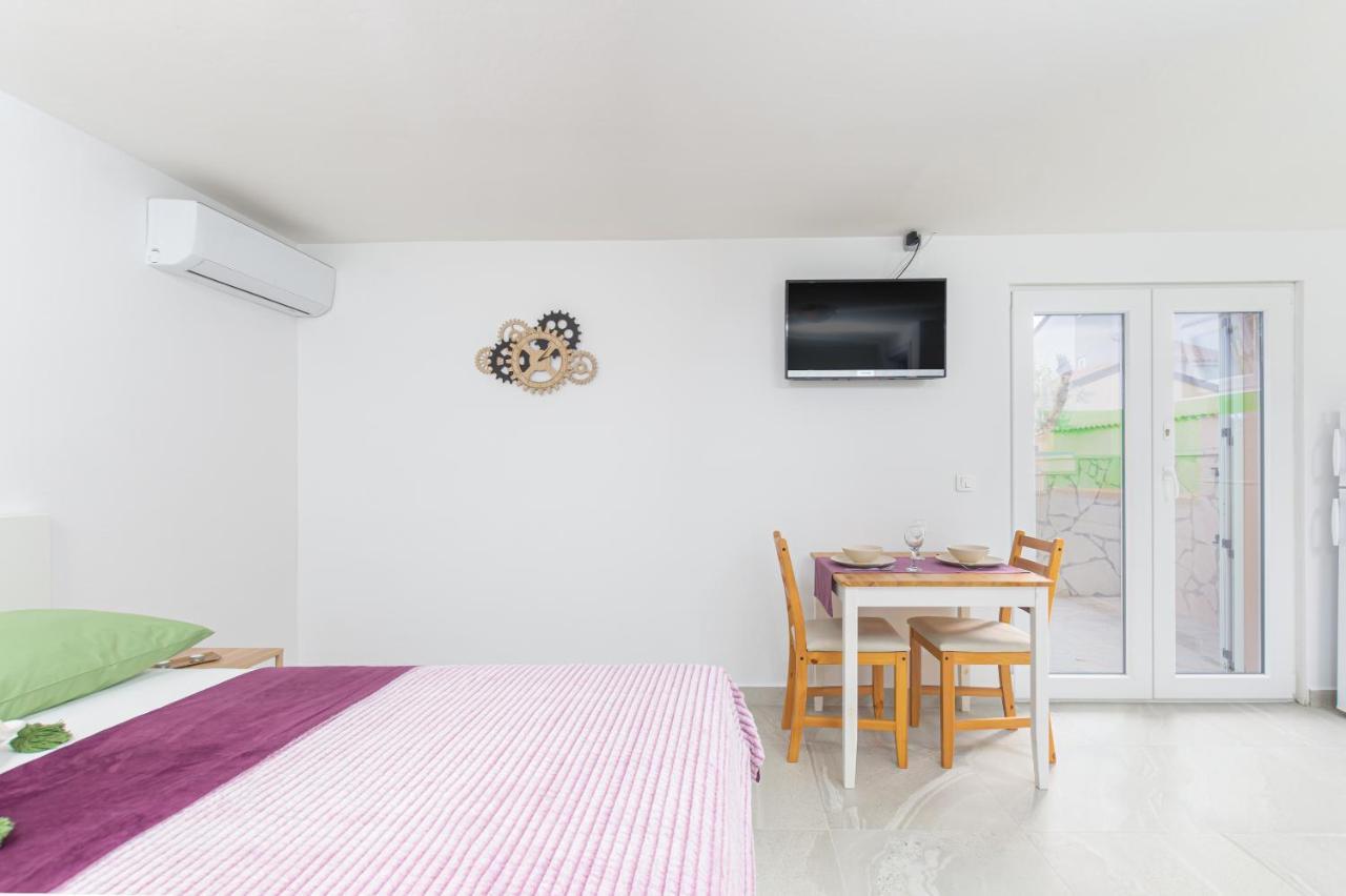 Studio Apartment Mali Medulin Exterior foto